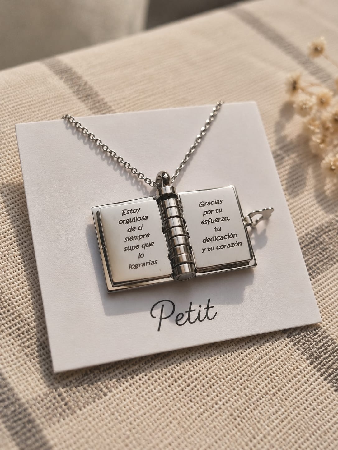 Collar Libro Personalizado